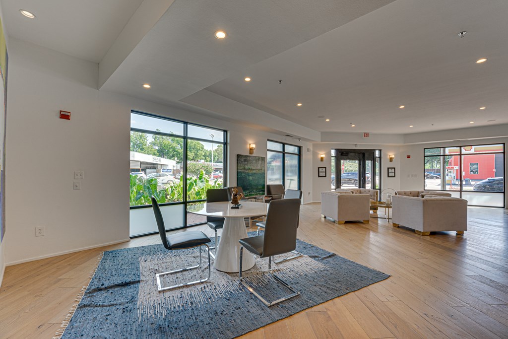 Clubhouse Dining Area at Vue Fitzhugh, Dallas, TX, 75204