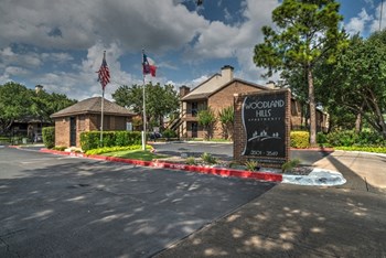 3541 W. Northgate Dr. 1-2 Beds Apartment for Rent - Photo Gallery 2