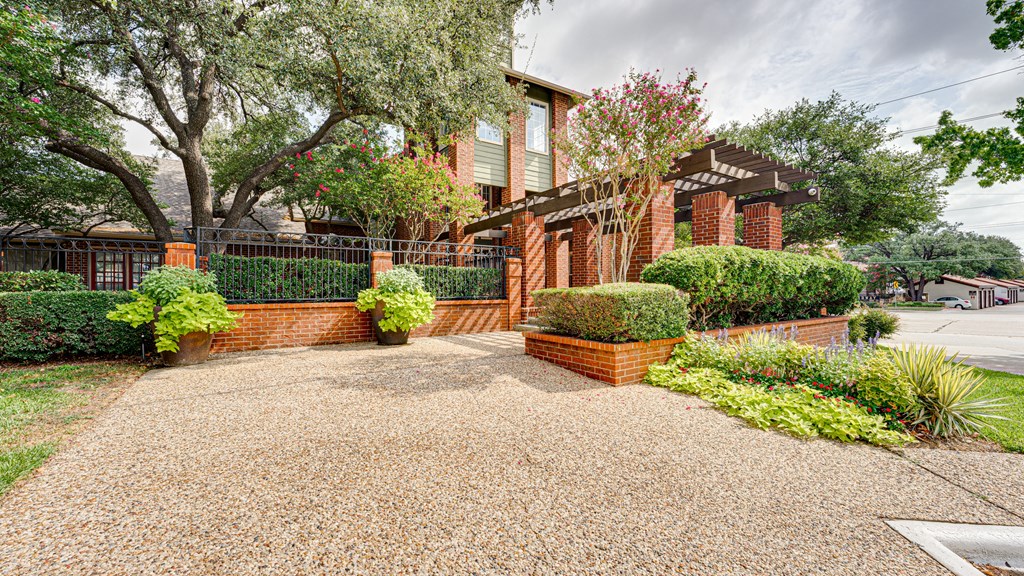 Courtyard at Hunters Hill, Dallas, 75287