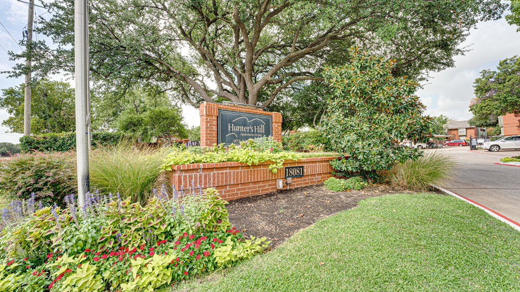 Property Signage at Hunters Hill, Dallas, Texas