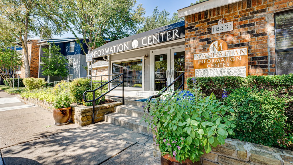 Outdoor at The Manhattan Apartments, Dallas, 75252