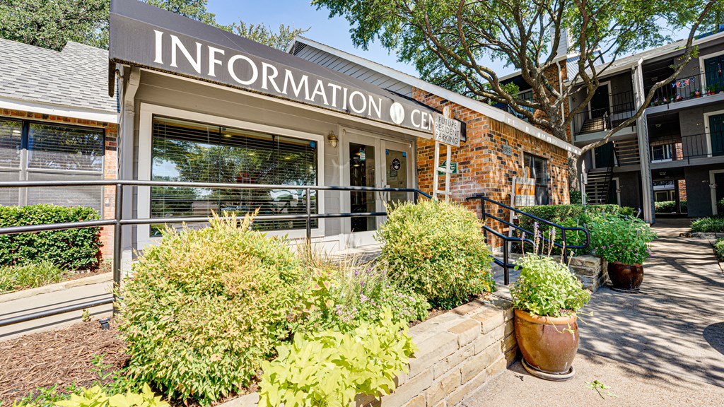 Building at The Manhattan Apartments, Dallas