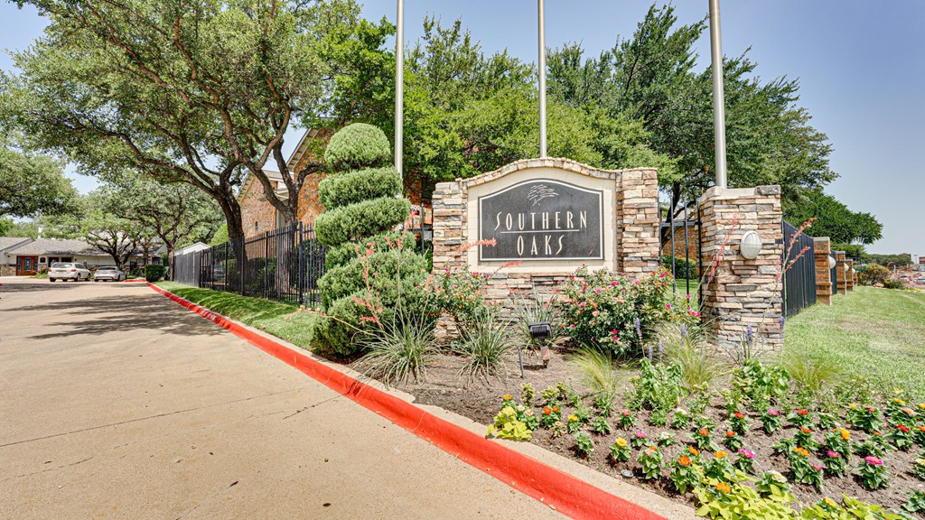 Property Signage at Southern Oaks, Fort Worth, 76132