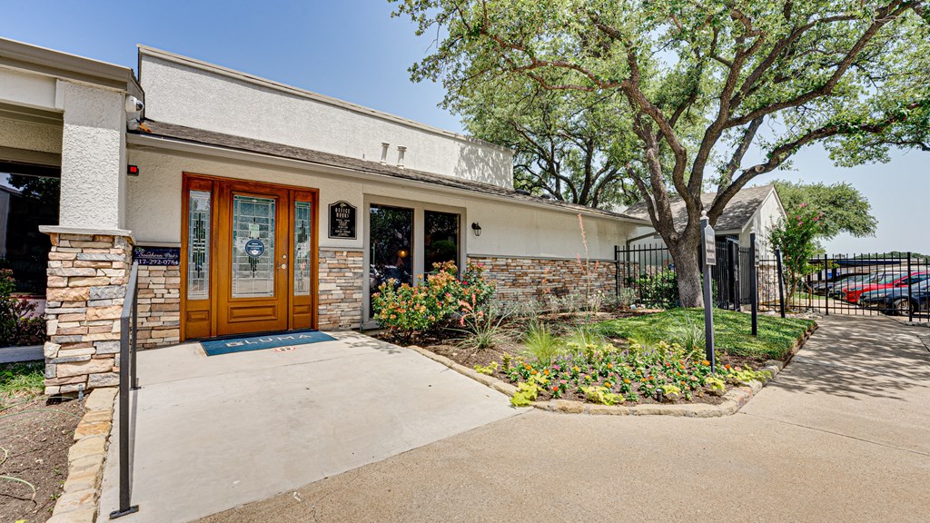 Leasing Center Exterior at Southern Oaks, Texas