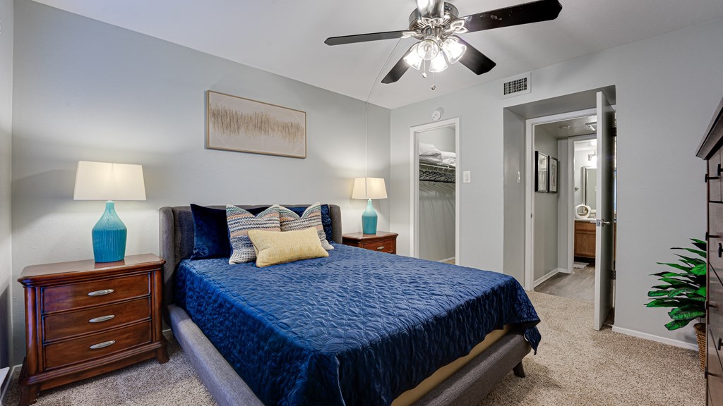 Bedroom With Ceiling Fan at Southern Oaks, Texas, 76132