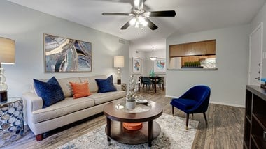 5500 S Hulen St 2 Beds Apartment for Rent - Photo Gallery 1