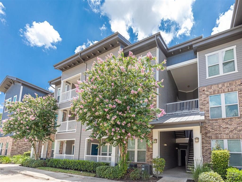 Property Exterior at Delray Apartments, Houston