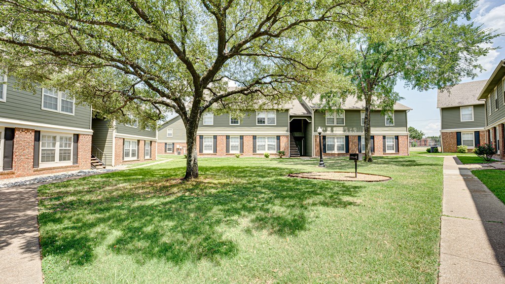 Green Outdoor at Arbors Of Corsicana, Texas, 75110