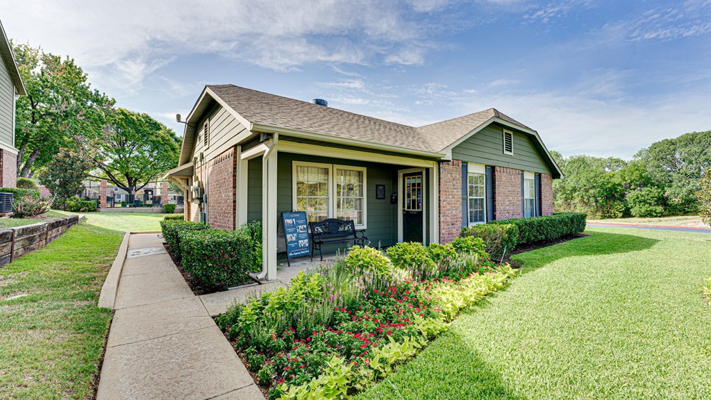 Leasing office exterior  at Arbors Of Cleburne, Cleburne