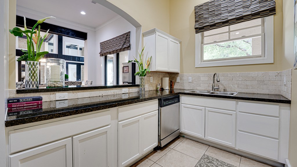 Kitchen Unit at The Brazos, Dallas