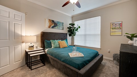 Large Bedroom at The Brazos, Dallas