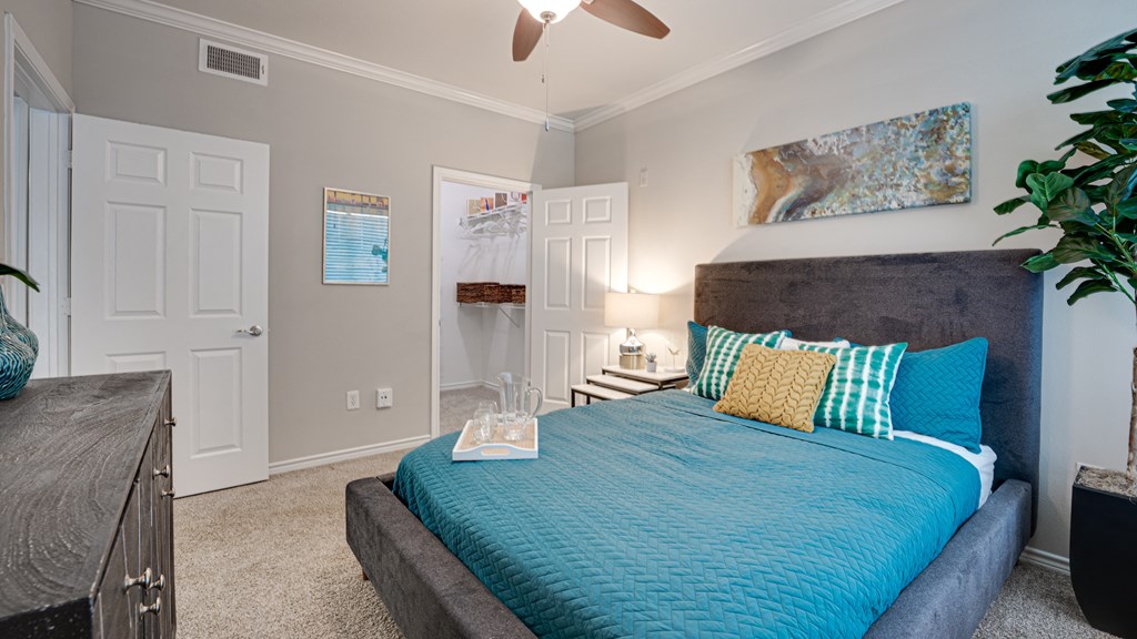 Gorgeous Bedroom at The Brazos, Dallas, 75287