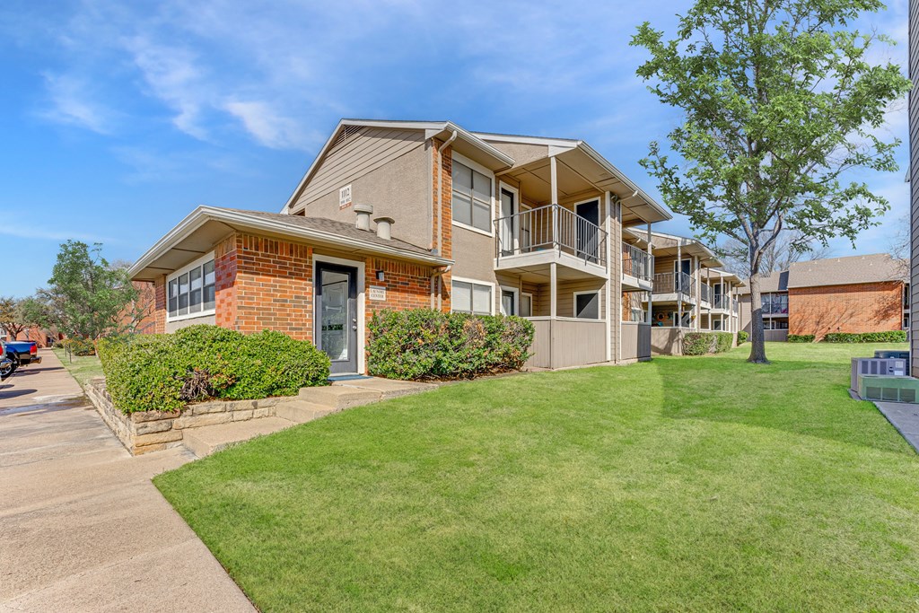 Green Outdoor at Towne Centre Village, Texas