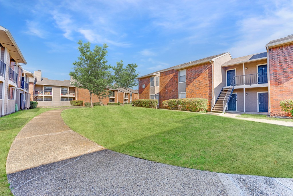 Grass Area at Towne Centre Village, Mesquite, 75150