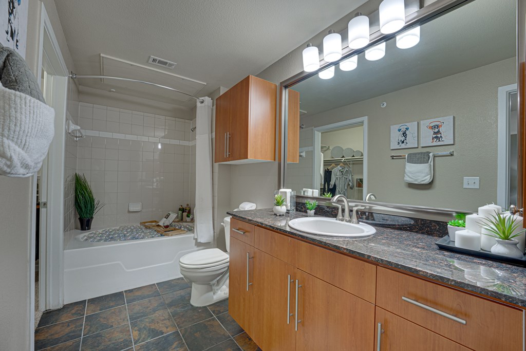 Vanity Lights at Vue Greenville, Dallas, TX, 75206