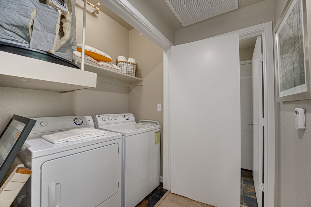 Washer Dryer at Vue Greenville, Dallas