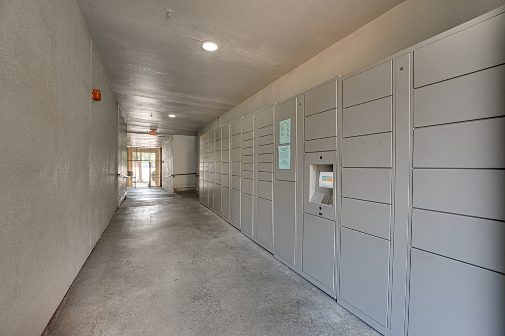 Package Locker at Vue Greenville, Texas, 75206