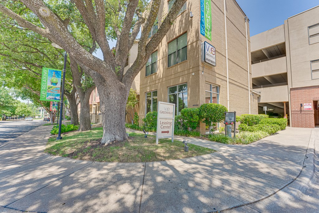 Leasing Center Exterior at Vue Greenville, Texas