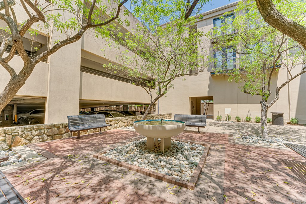 Courtyard Landscape at Vue Greenville, Dallas, 75206