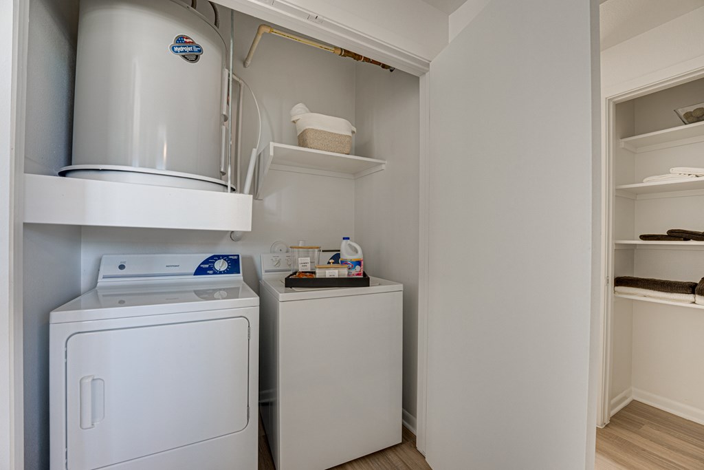 Washer And Dryer at Vue Live Oak, Dallas, 75204