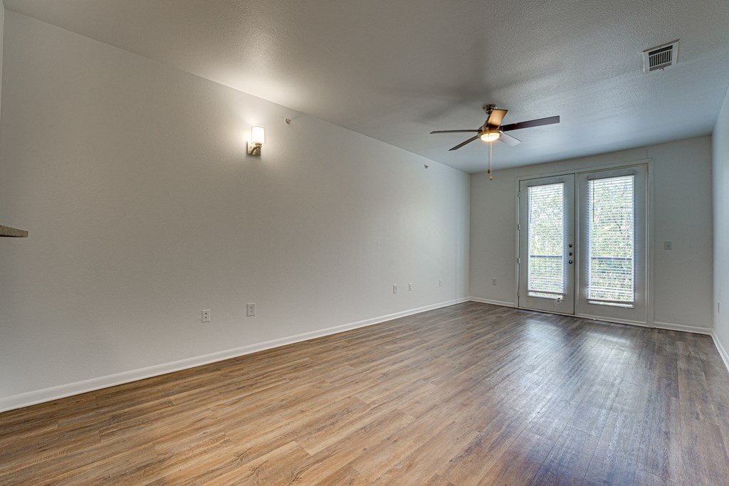 Unfurnished Living Area at Vue Live Oak, Dallas, TX, 75204