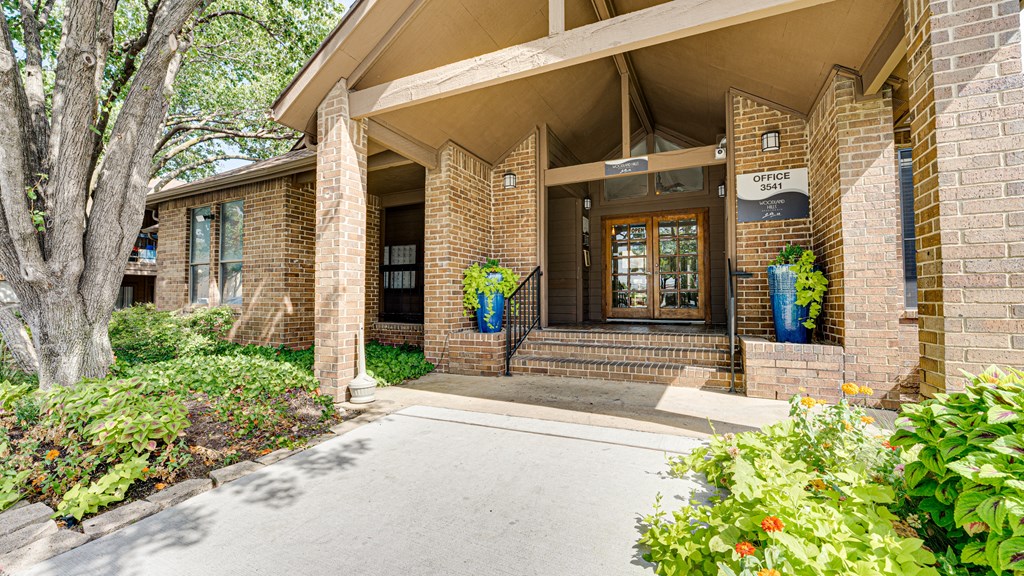 Property Entrance at Woodland Hills, Irving