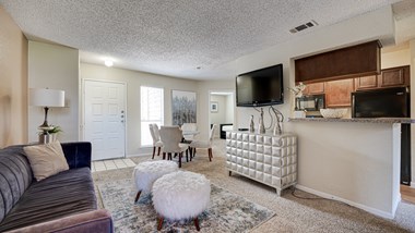 3541 W. Northgate Dr. 1-2 Beds Apartment for Rent - Photo Gallery 3