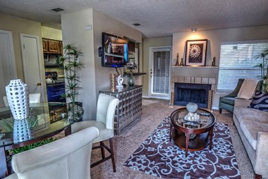 3541 W. Northgate Dr. 1-2 Beds Apartment for Rent Photo Gallery 1