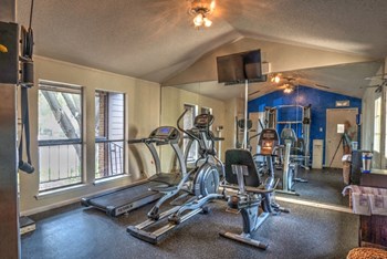3541 W. Northgate Dr. 1-2 Beds Apartment for Rent - Photo Gallery 4