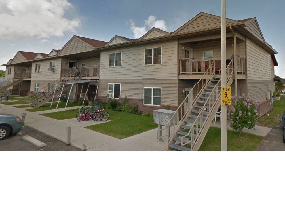 Road Runner Exterior 2 bedroom buidling