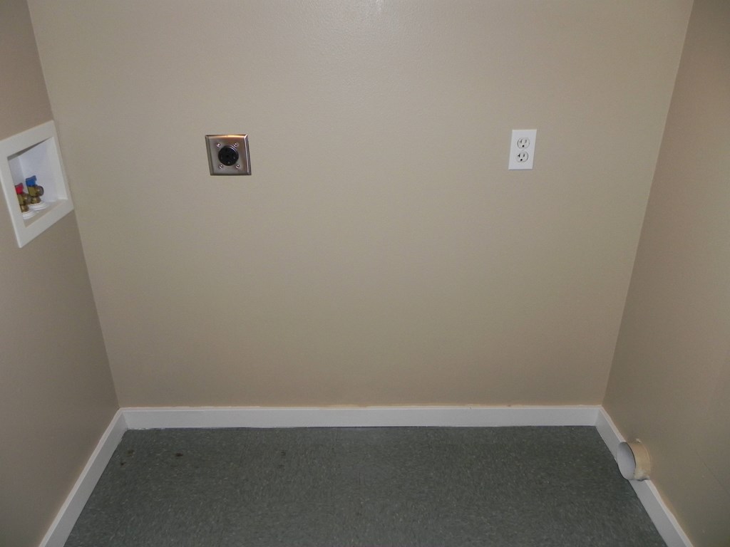 washer dryer hookups