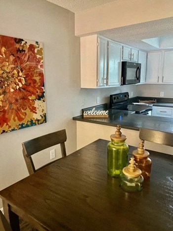 Living Room/Kitchen - Photo Gallery 7