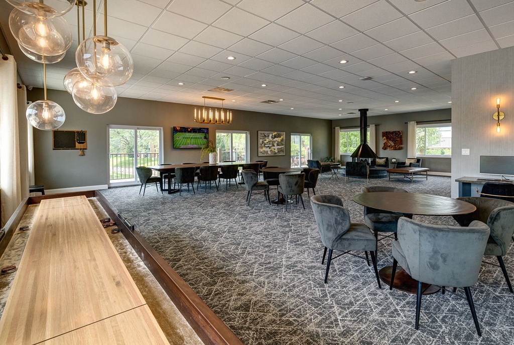 Dining Room at Foxboro Apartments, Illinois, 60090