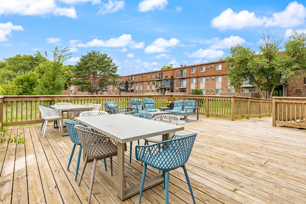 the reserve at bucklin hill deck