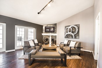 2800 Windsor Drive 1-2 Beds Apartment for Rent - Photo Gallery 4