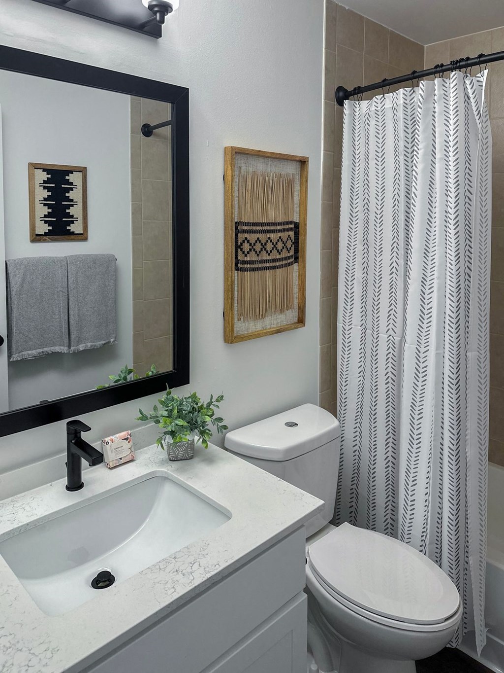 small bathroom with a single vanity