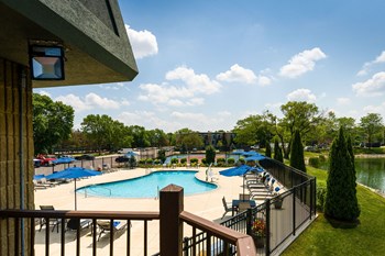 Luxurious Pool at Foxboro Apartments, Illinois, 60090 - Photo Gallery 24