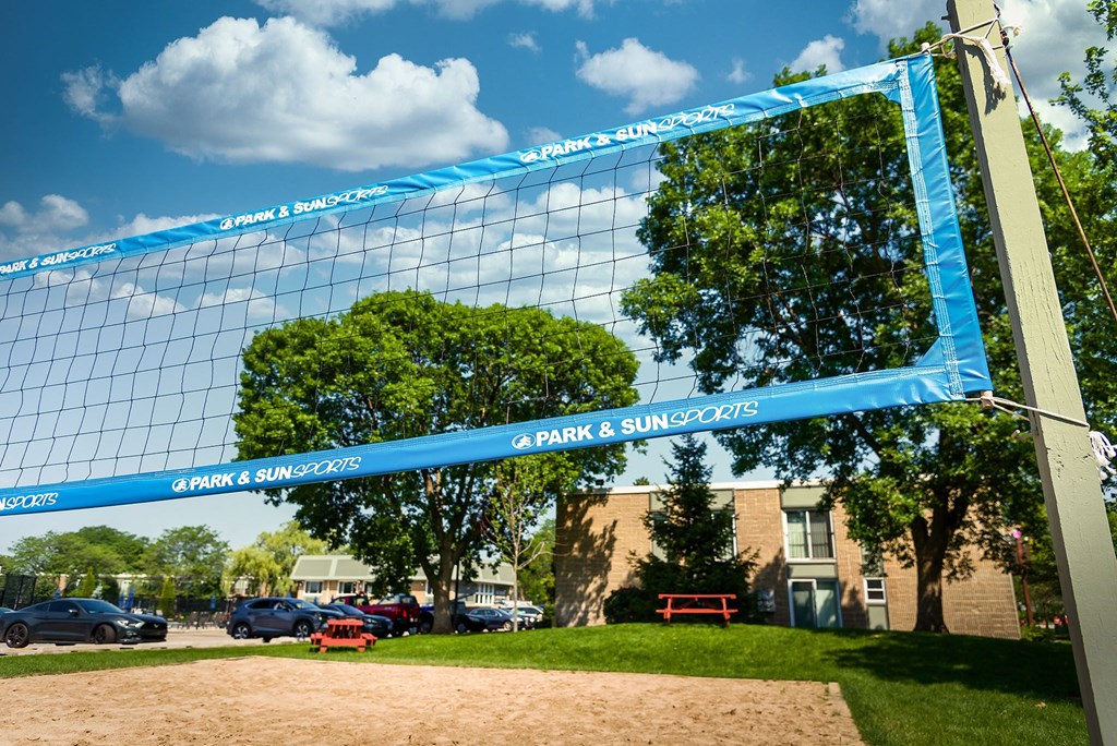 Sports Space at Foxboro Apartments, Illinois, 60090