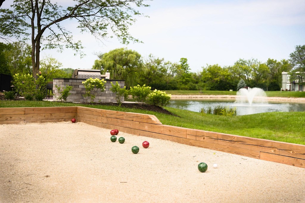 Modern Space at Foxboro Apartments, Illinois, 60090