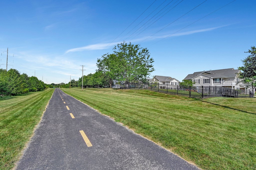 drive to Farmington Lakes in Oswego, IL