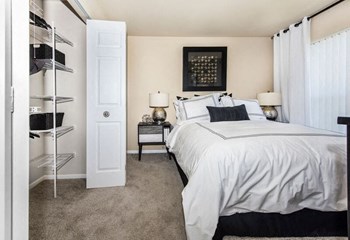 2800 Windsor Drive 1-2 Beds Apartment for Rent - Photo Gallery 35