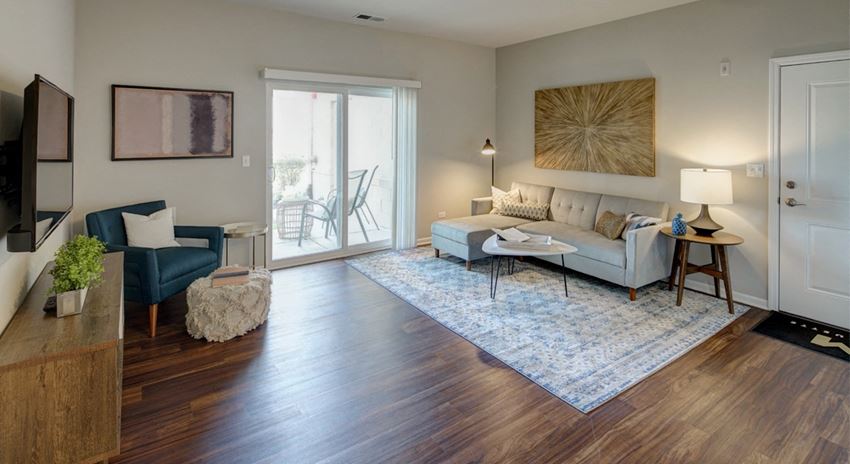hardwood floors and open floorplans at Algonquin Square Apartment Homes, Algonquin, IL, 60102