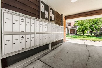 2800 Windsor Drive 1-2 Beds Apartment for Rent - Photo Gallery 49