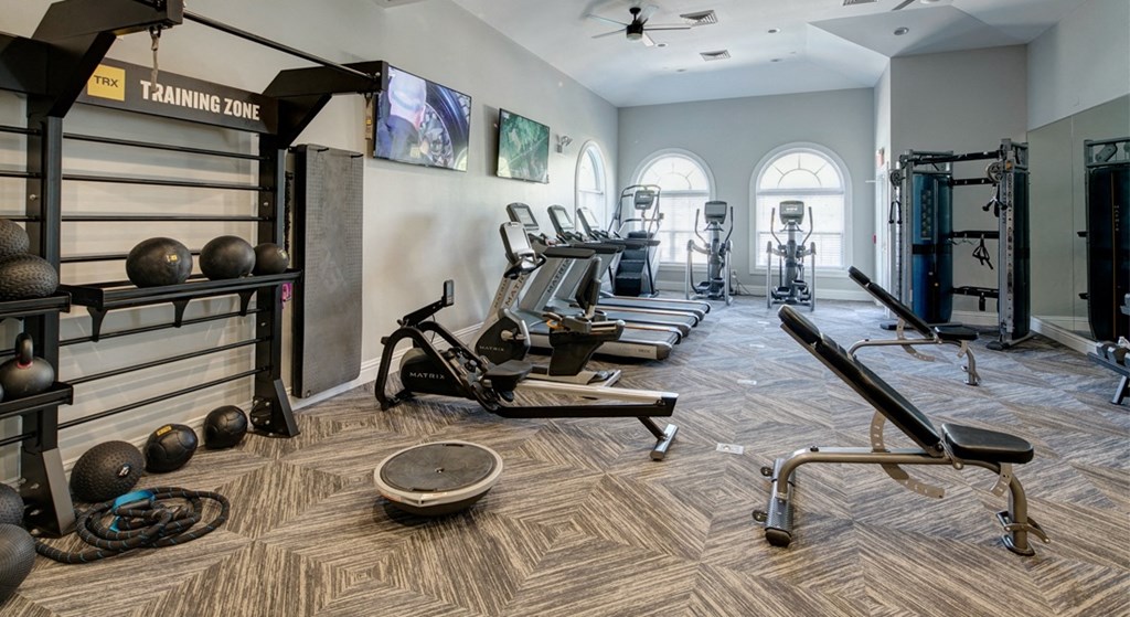 Workout equipment and free weights - The Mil'Ton