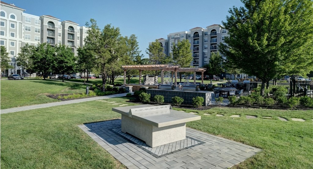 Exterior entertainment incl. table tennis and walking paths - The Mil'Ton