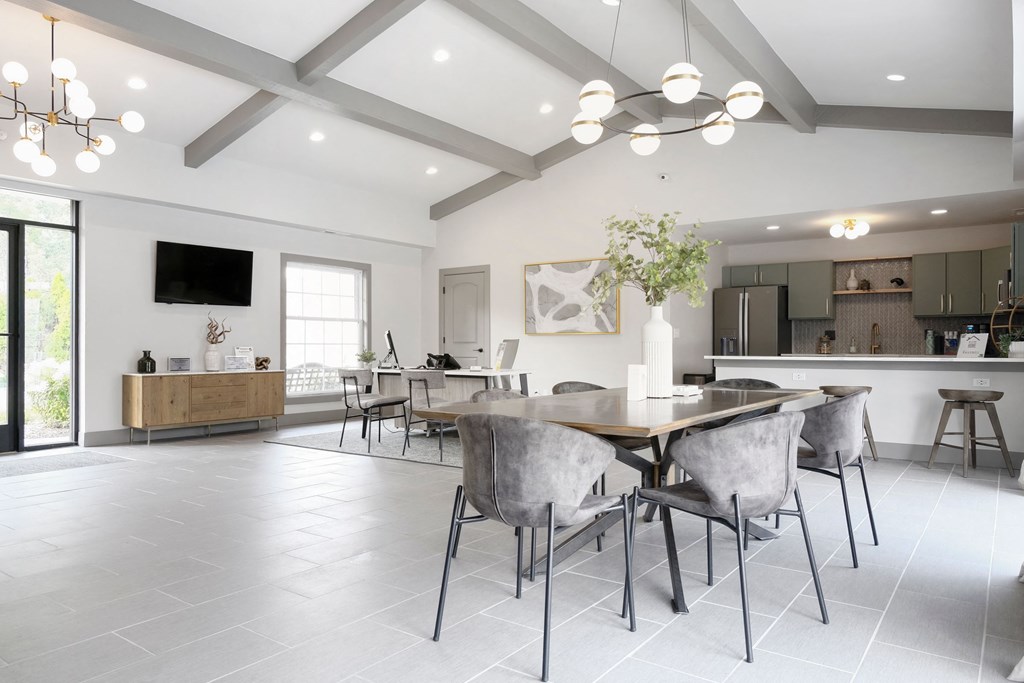 dining and lounge area in The Maxwell's clubhouse