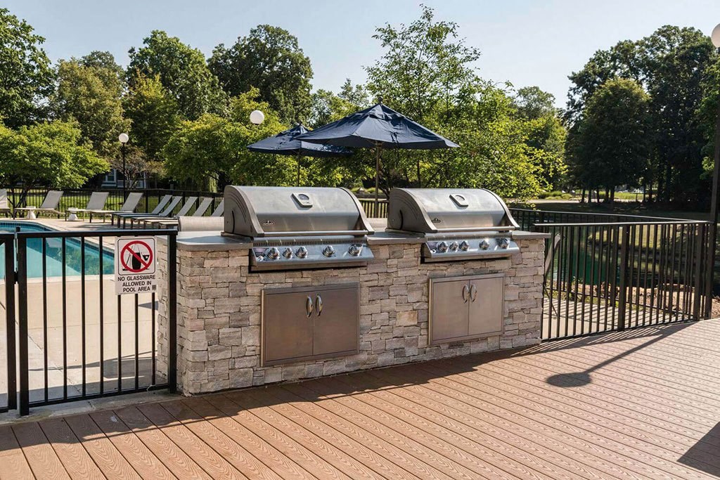 outdoor grilling station at Fairlane Woods apartment community in Dearborn, MI