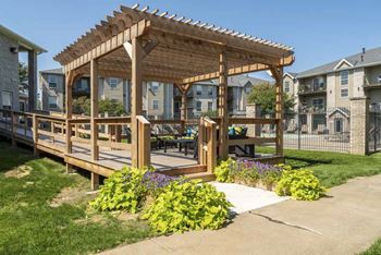 Pergola at Eagle Run Apartments in northwest Omaha 68164