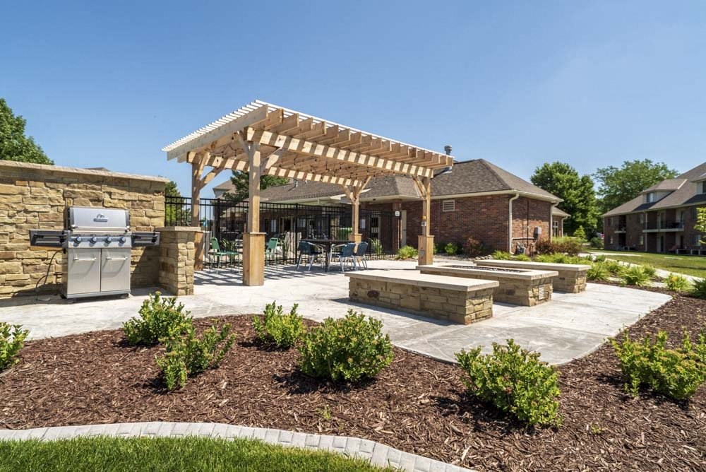 Pergola for shade on summer days at fountain glen apartments