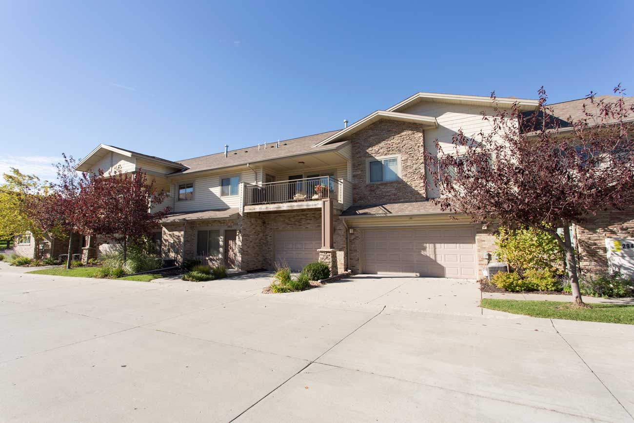 Town house apartments at Grand Legacy in Omaha NE